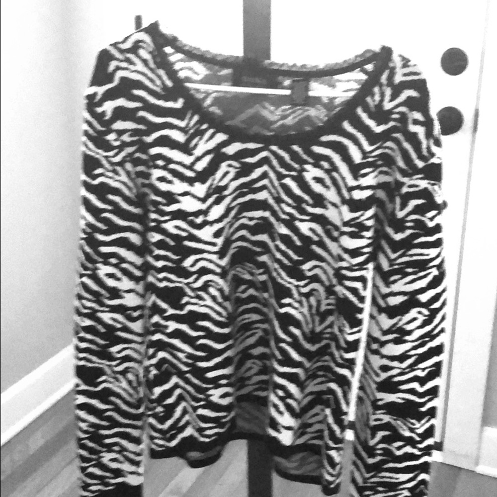 Lightweight sweater